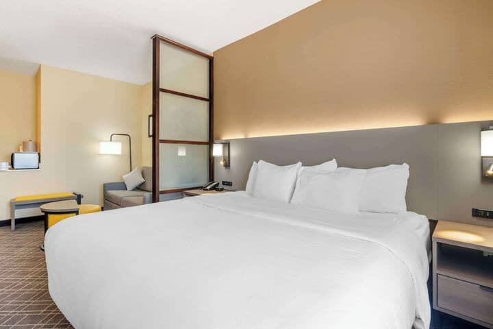 Room 18 of 48