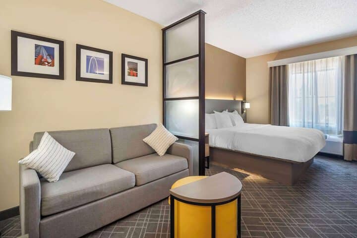 Room 16 of 48